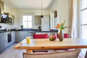 House | Dining