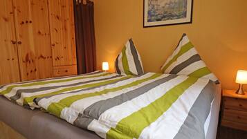 Bungalow | 2 kamar tidur dan dilengkapi dengan perabotan berbeda-beda