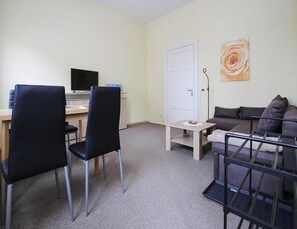 Apartment | Dining