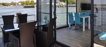 Hausboot Floating House Leni in Ribnitz-damgarten