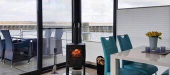 Hausboot Floating House Leni in Ribnitz-damgarten