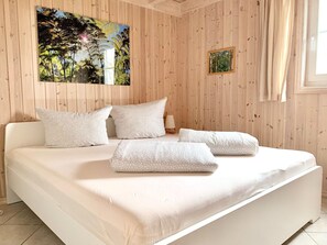 Casa | 4 quartos, individualmente mobiliados, ferros/tábuas de passar roupa