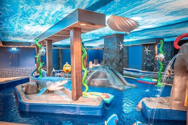House | Pool