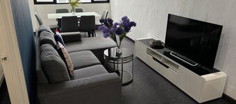 Spacious 4BR Home In The Heart Of Georgetown