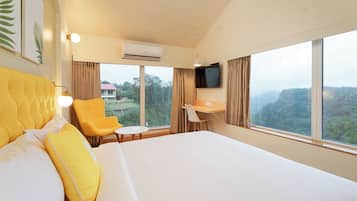 1 bedroom, in-room safe, iron/ironing board, free WiFi