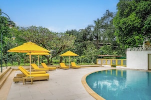 Kolam renang terbuka