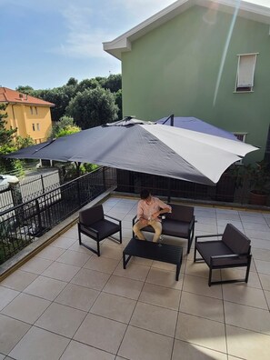 Terrace/patio - Villetta Grignetta: Relaxation, Garden and Jacuzzi (Varazze)