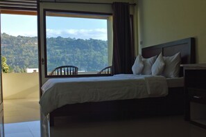 Desk - Hotel Toba Shanda By Helocus (Parapat)