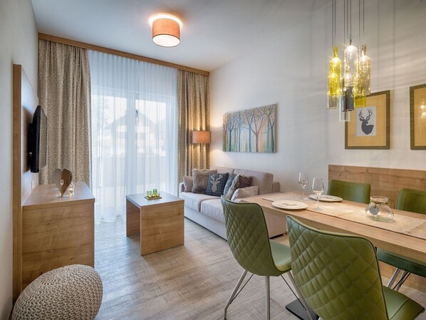 Apartment | Living room - Hubsche Wohnung mit Balkon (Feldberg)