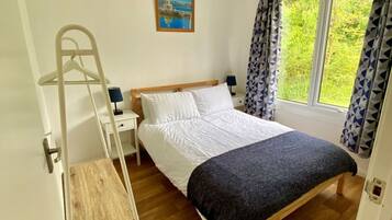 2 bedrooms, iron/ironing board, free WiFi