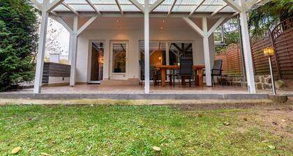 Ferienhaus mit Terrasse und Kaminofen in Parchim