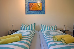 House | 1 bedroom, individually furnished