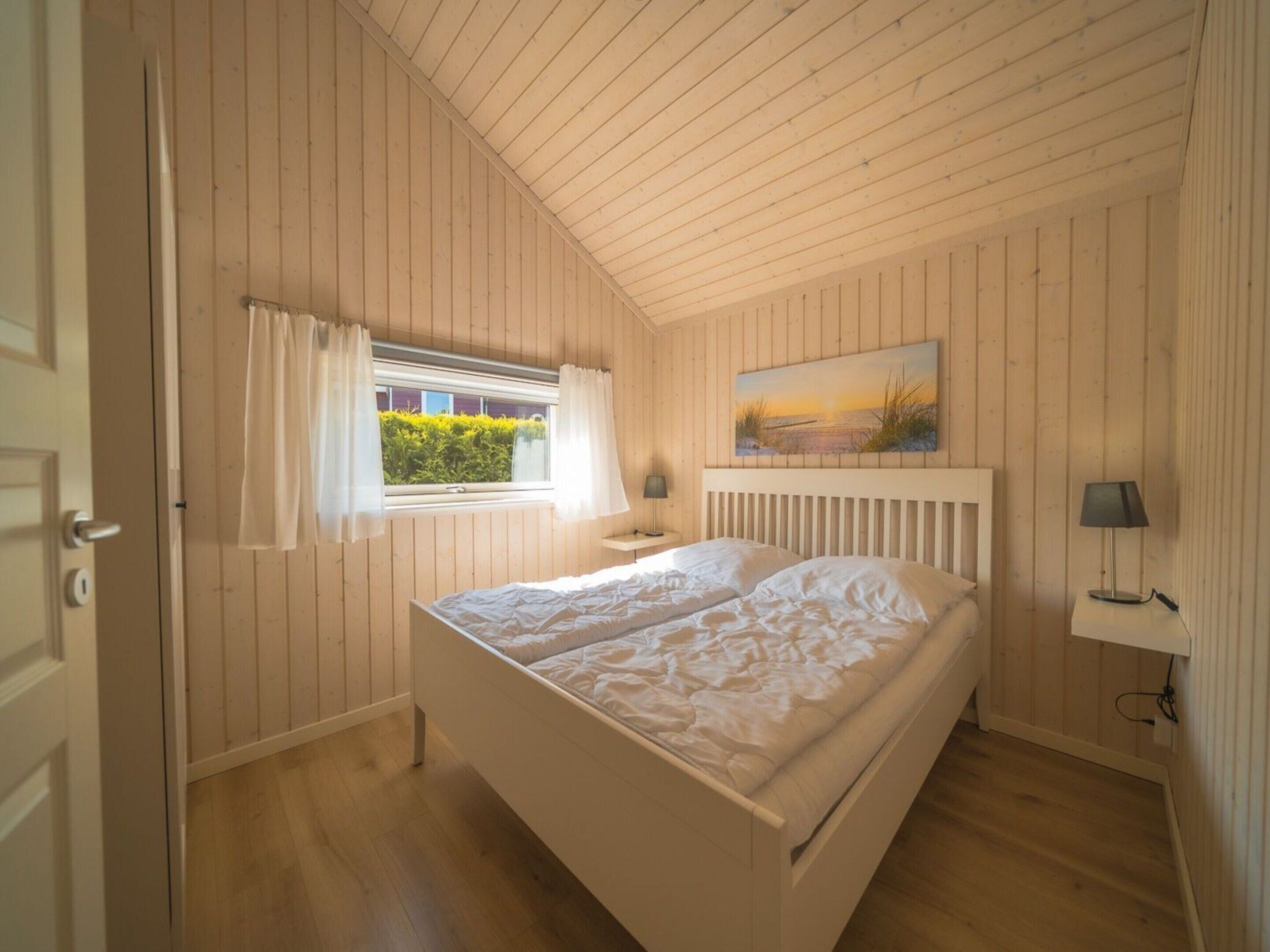 House | 6 bedrooms, individually furnished, iron/ironing board