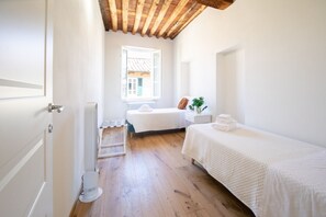 2 dormitorios, tabla de planchar con plancha, wifi gratis y ropa de cama