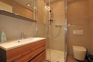 Apartment | Bathroom