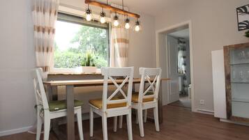 House | Dining