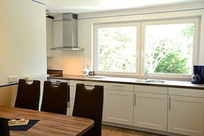 Apartment | Private kitchen | Electric kettle, toaster - Ferienwohnung in Wyk auf Foehr (Wyk auf Foehr)