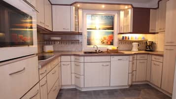 Apartment | Eigene Küche | Hochstuhl