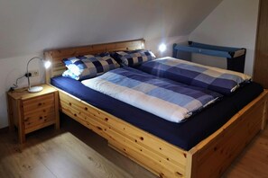 3 habitaciones y muebles diferentes 