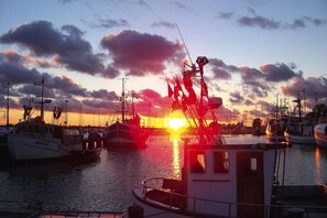 Apartment | Water view - Ferienwohnung in Lemkenhafen for 2 Personen (Fehmarn)