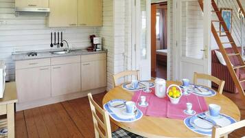 House | Private kitchen | Electric kettle, toaster, high chair