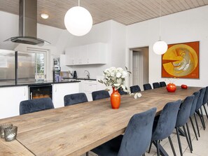 House | Private kitchen | Fridge, microwave, dishwasher - Luxury Pool House Near Sea - By Traum Ferienwohnungen (Ulfborg)