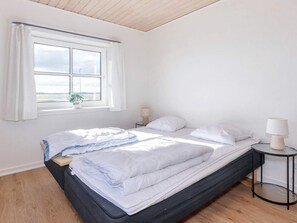 House | 13 bedrooms - 26 Person Holiday Home in Thyholm (Thyholm)