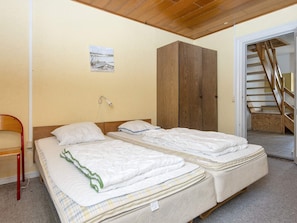 House | 9 bedrooms - 18 Person Holiday Home in Skjern (Skjern)