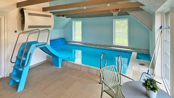 Rumah | Kolam renang | Kolam renang indoor dan kolam renang outdoor