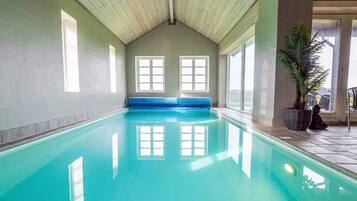 House | Pool