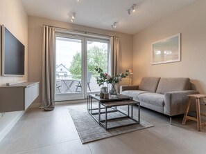 Apartment | Living room - Renovierte Ferienwohnung, St. Peter-ording (St. Peter-Ording)