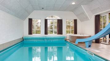 Hus | Pool | Indendørs pool, udendørs pool