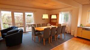 House | Private kitchen | Highchair - Ferienhaus fur 21 Personen im Mueritz Nationalpark (Mirow)
