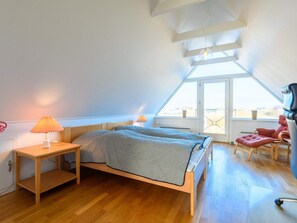 House | 3 bedrooms - 6 Person Holiday Home in Fano (Fano)