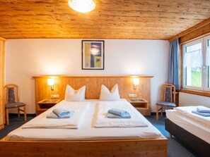 Apartment | 2 bedrooms, individually furnished, bed sheets - Wonderful Apartment With Panoramic Views (Gaschurn)