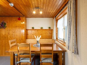 Apartment | Dining