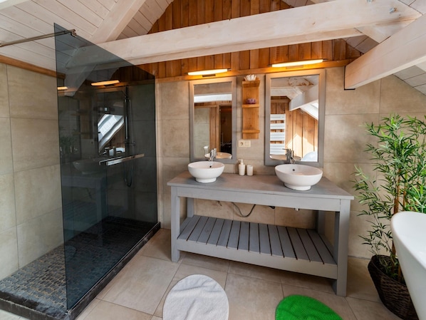 House | Bathroom