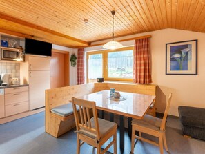 Apartment | Dining