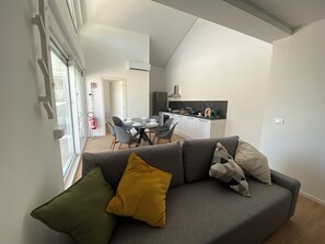 Smart TV - Sonia's House- Between the Mountains and the Sea (Altino)