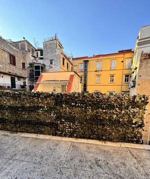 Property grounds - Quartino 109 nel Centro Storico di Napoli Ideale per Tutta la Famiglia (Napoli)