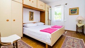 Huis | 2 slaapkamers, een strijkplank/strijkijzer, beddengoed