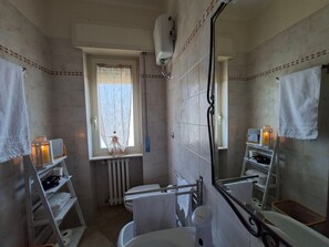 Apartamento, 1 quarto, sacada | Banheiro