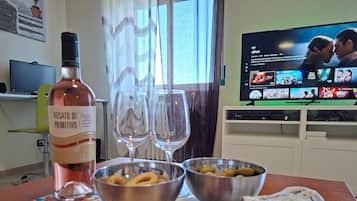 Apartamento, 1 quarto, sacada | Comodidades do quarto