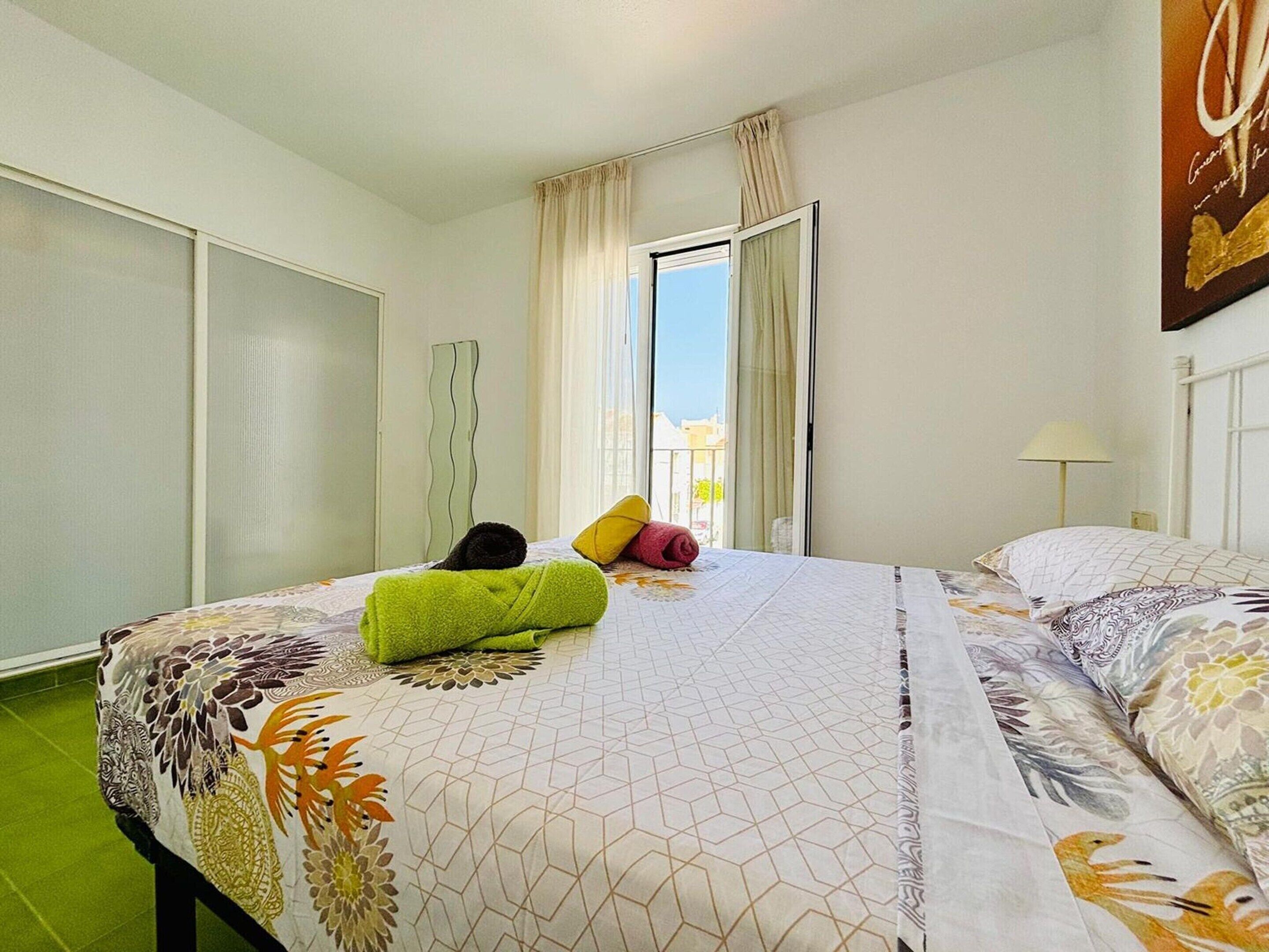 Nhà | 4 phòng ngủ, bộ trải giường 