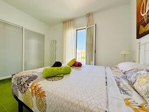 Nhà | 4 phòng ngủ, bộ trải giường 
