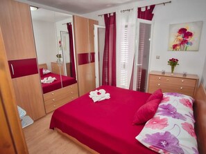 Apartment | 3 bedrooms, iron/ironing board - Apartments Leona - Three Bedroom Apartment With Balcony (Zupa dubrovacka)