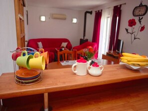 Apartment | Dining - Apartments Leona - Three Bedroom Apartment With Balcony (Zupa dubrovacka)
