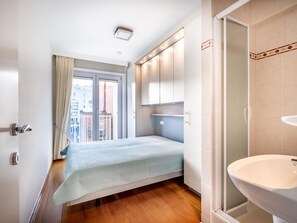 Apartment | 2 bedrooms, individually furnished, iron/ironing board