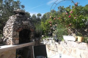 Apartment | Exterior - Apartments Sunce - One Bedroom Apartment With Sea View and Terrace (Murter-Kornati)