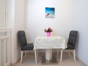 Apartment | Dining - Apartments Pezo - Superior One Bedroom Apartment (Baska Voda)